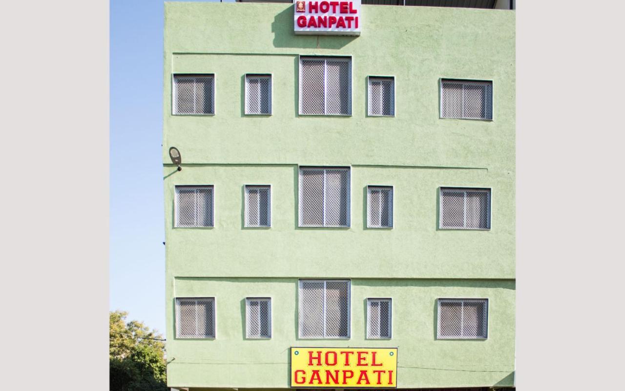 Hotel Ganpati Udaipur Exterior foto